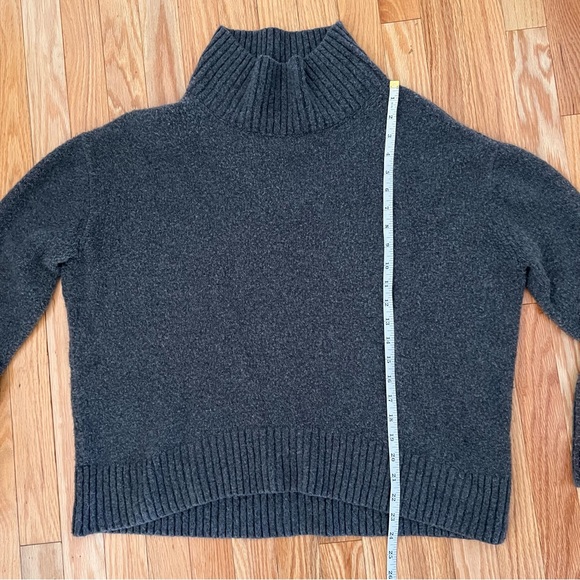 Oversized Turtleneck Sweater - Picture 8 of 10